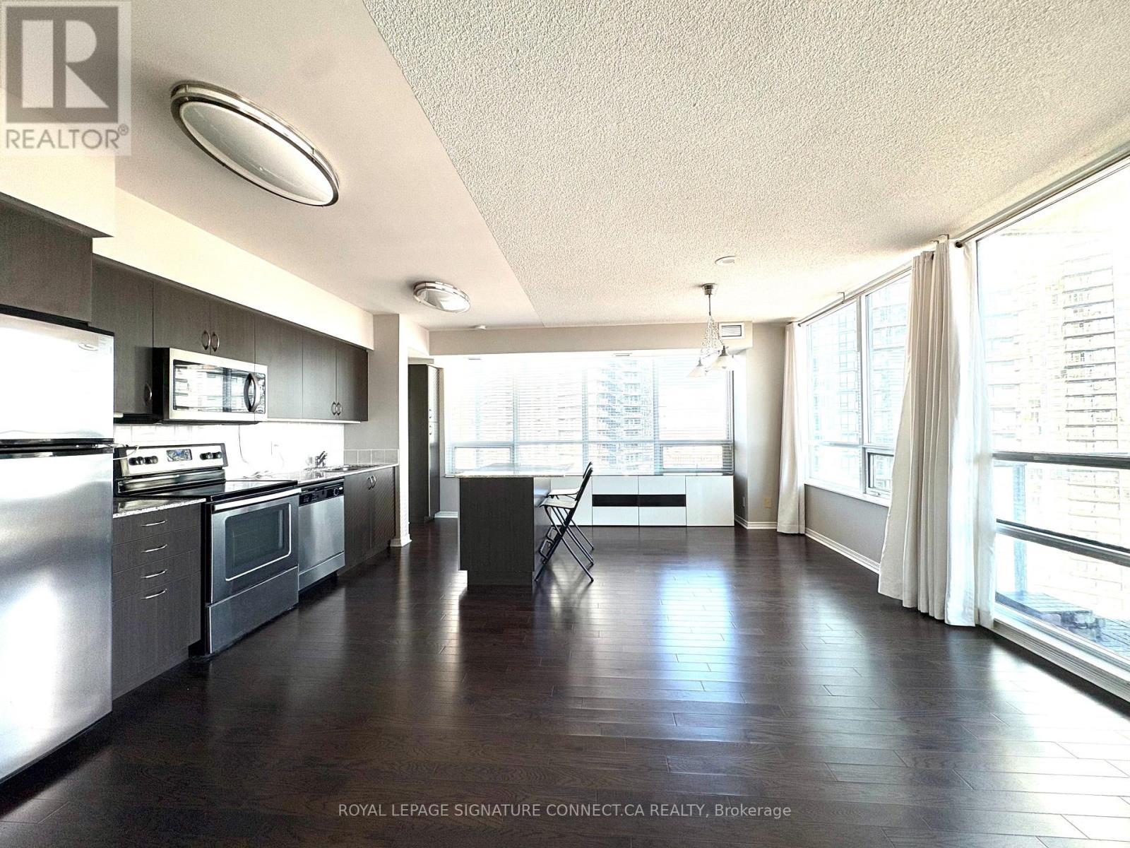 1706 - 2230 Lake Shore Boulevard W, Toronto, ON - Indoor Photo Showing Kitchen With Stainless Steel Kitchen