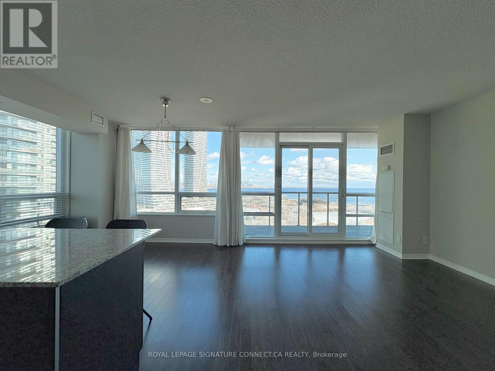 1706 - 2230 Lake Shore Boulevard W, Toronto, ON - Indoor Photo Showing Other Room