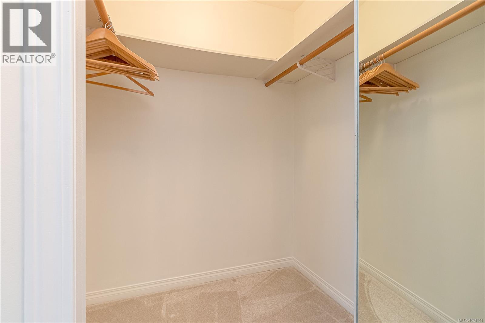 624 Wembley Rd, Parksville, BC - Indoor With Storage