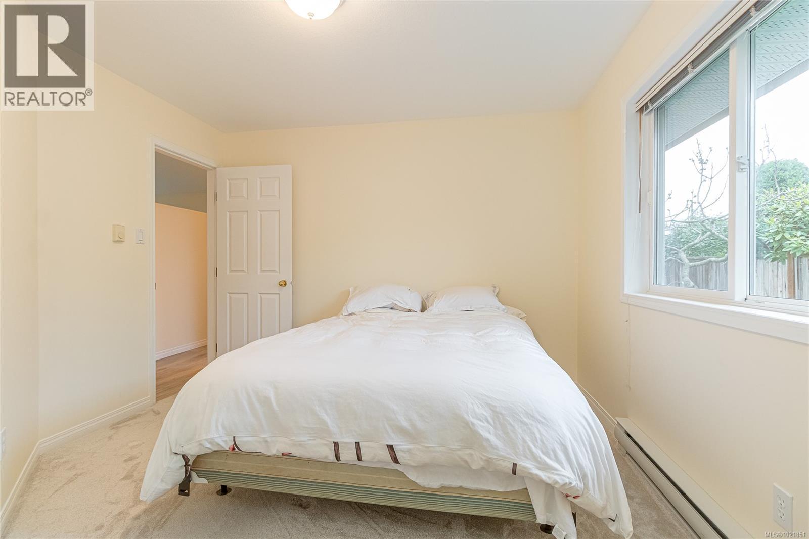 624 Wembley Rd, Parksville, BC - Indoor Photo Showing Bedroom
