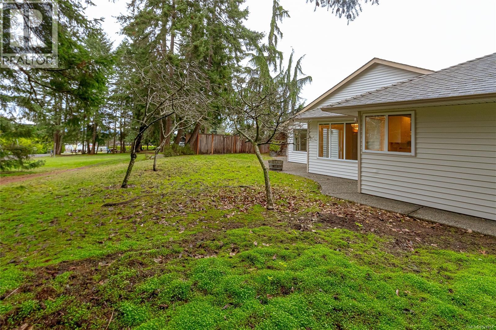 624 Wembley Rd, Parksville, BC - Outdoor