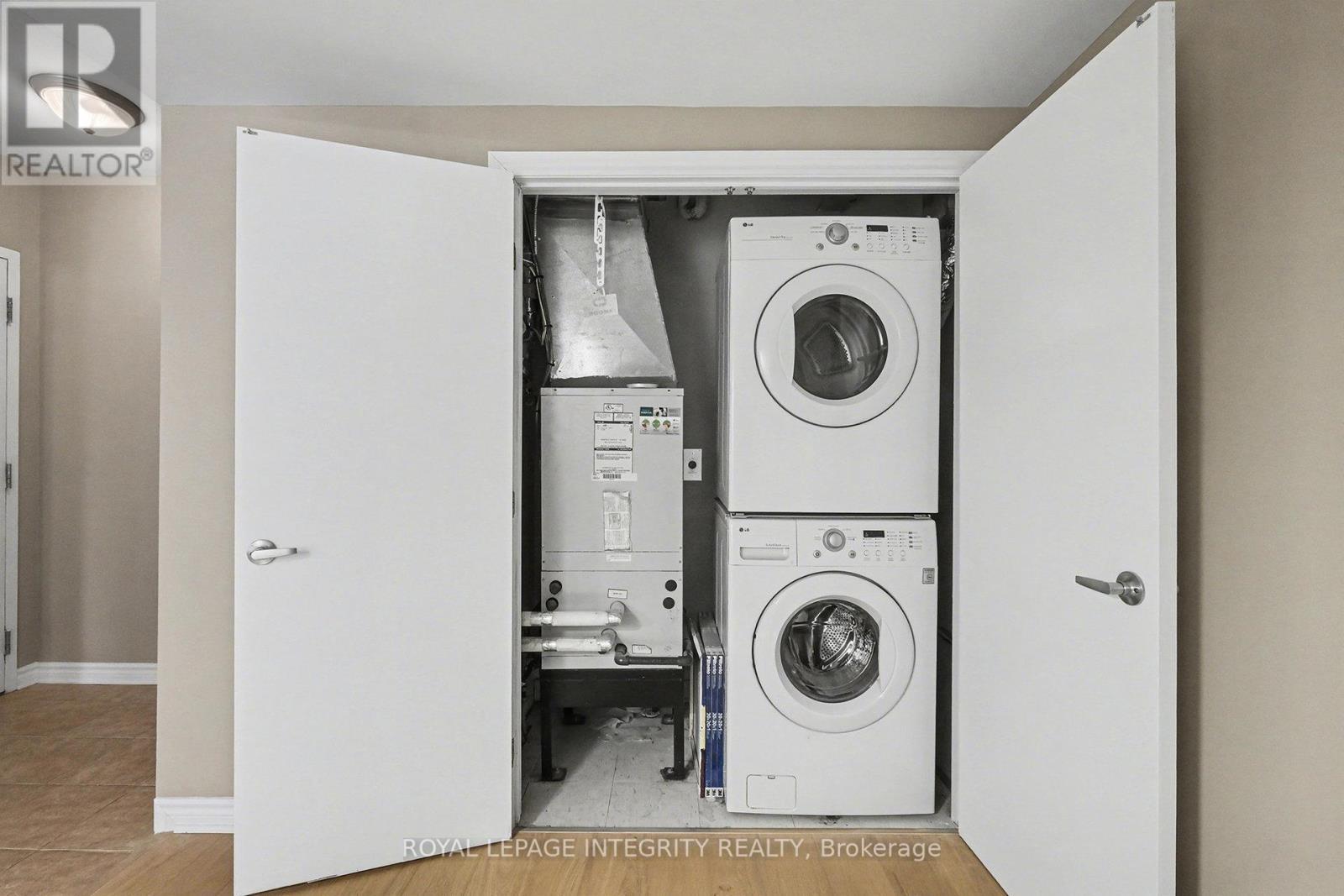 205 - 70 Landry Street, Ottawa, ON - Indoor Photo Showing Laundry Room