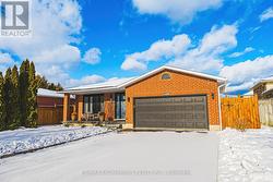 106 HIGHBURY DRIVE Hamilton, ON L8J 3P2