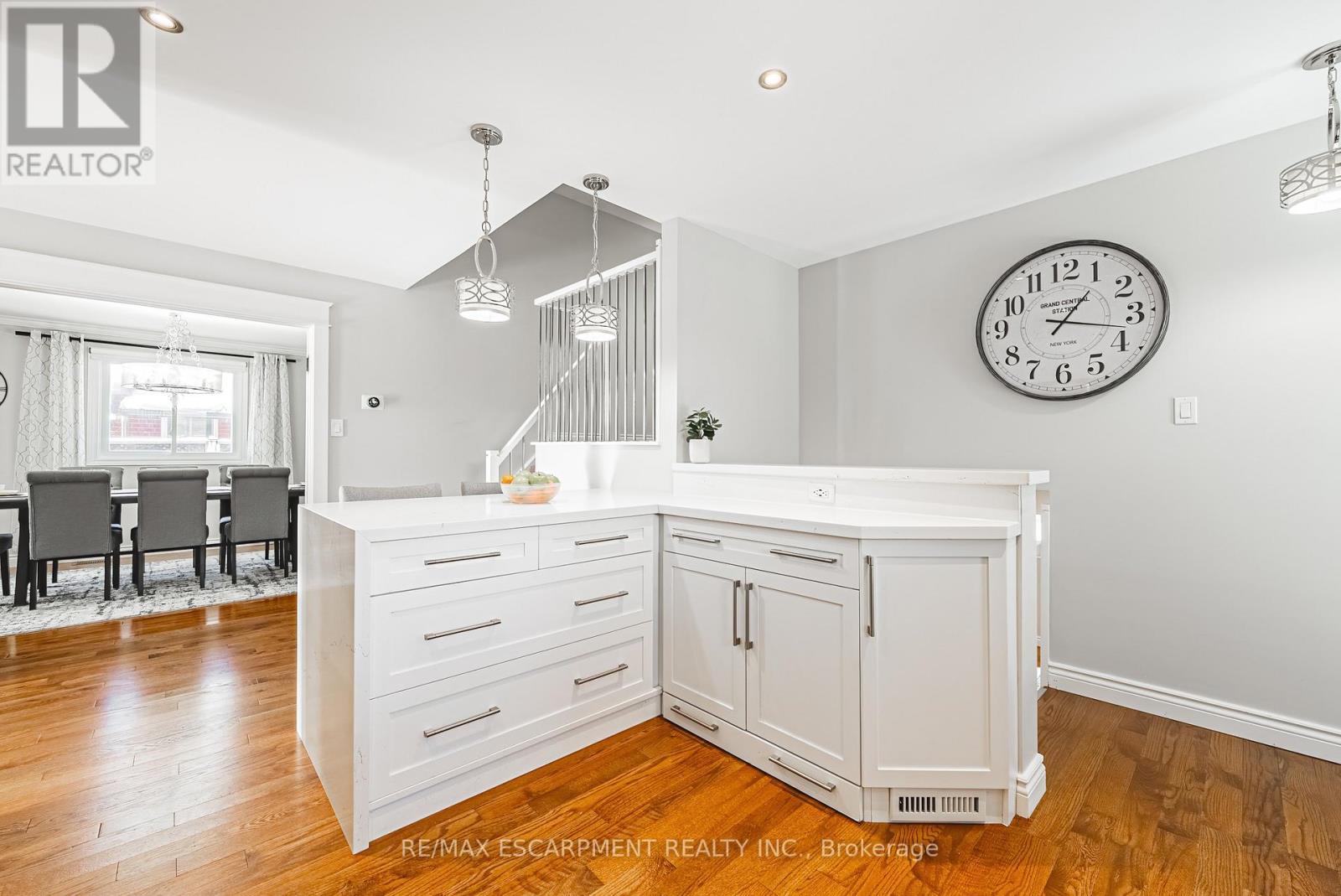 106 Highbury Drive, Hamilton, ON - Indoor Photo Showing Other Room