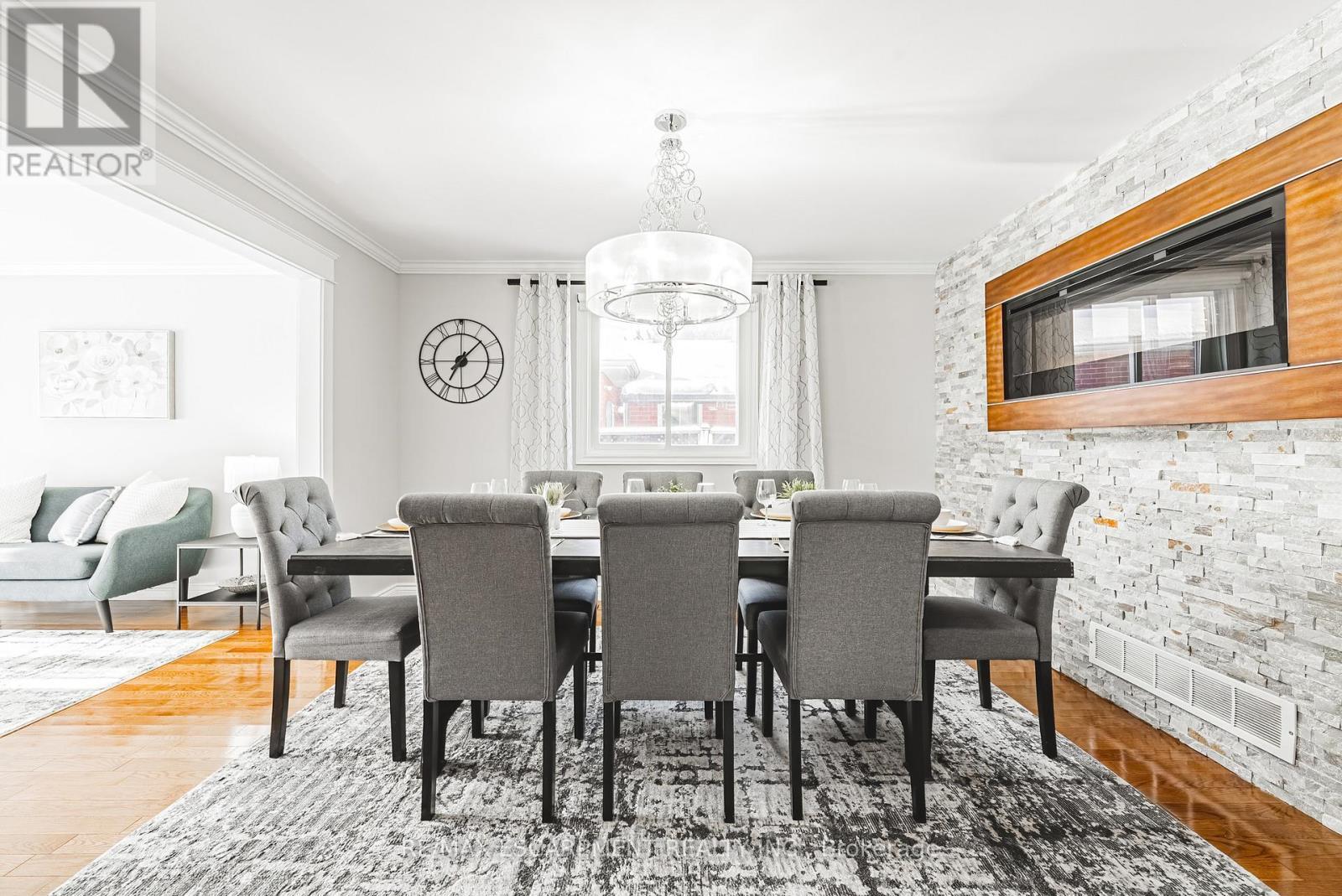 106 Highbury Drive, Hamilton, ON - Indoor Photo Showing Dining Room
