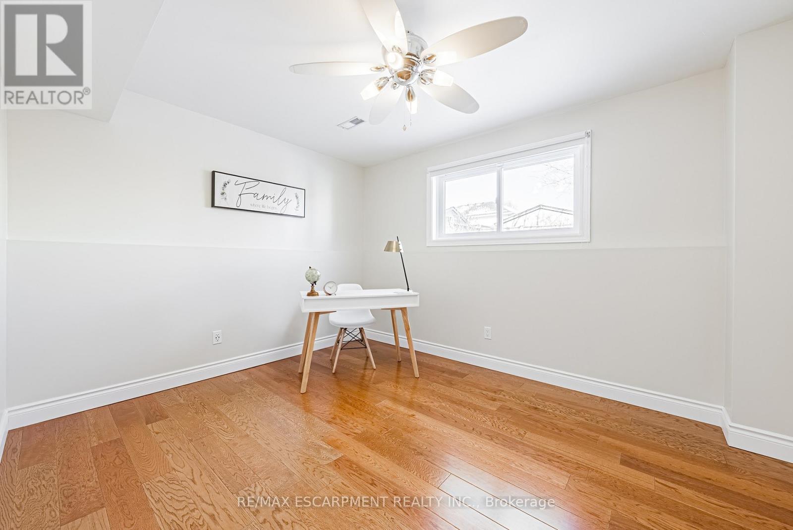 106 Highbury Drive, Hamilton, ON - Indoor Photo Showing Other Room