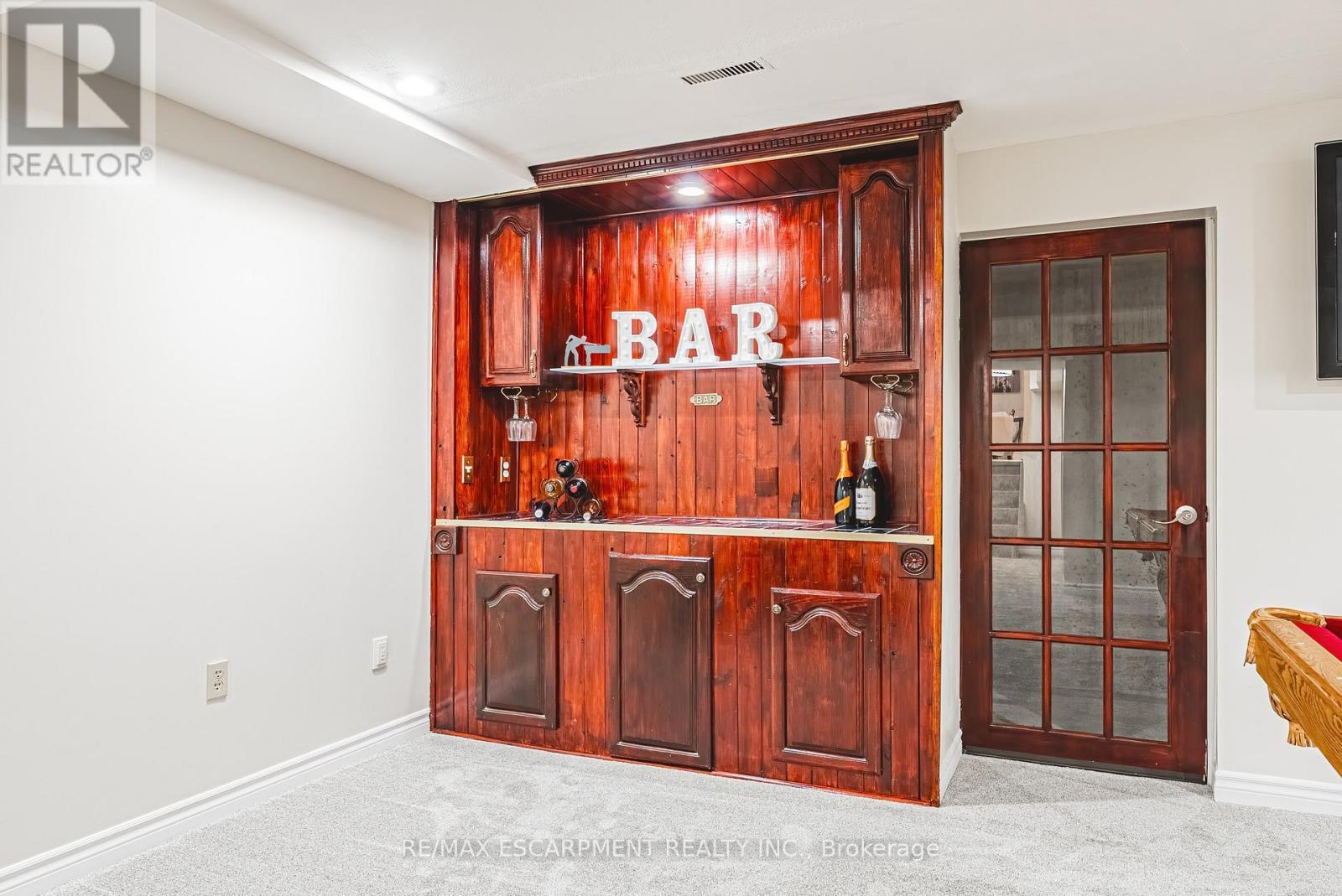 106 Highbury Drive, Hamilton, ON - Indoor Photo Showing Other Room