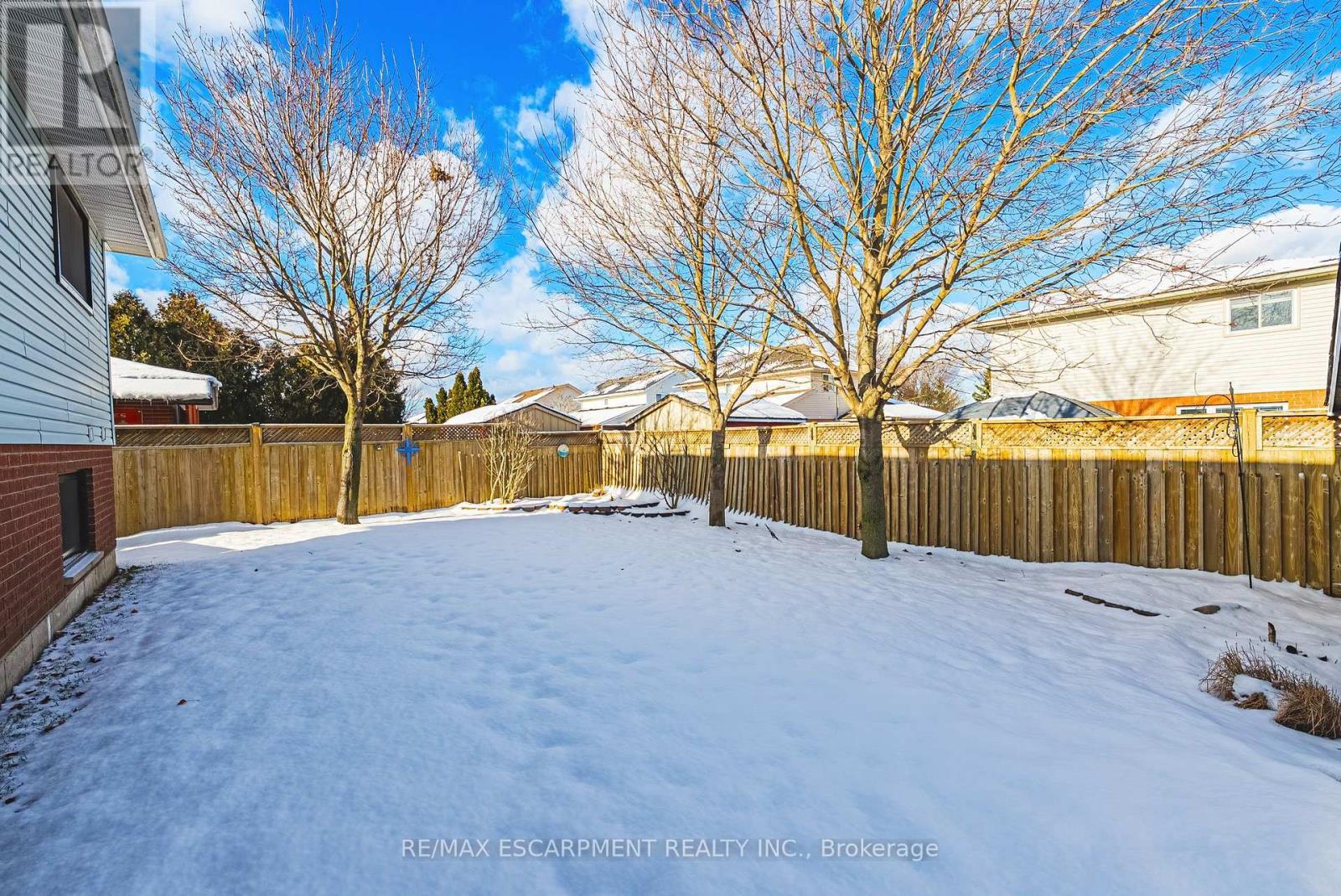 106 Highbury Drive, Hamilton, ON - Outdoor