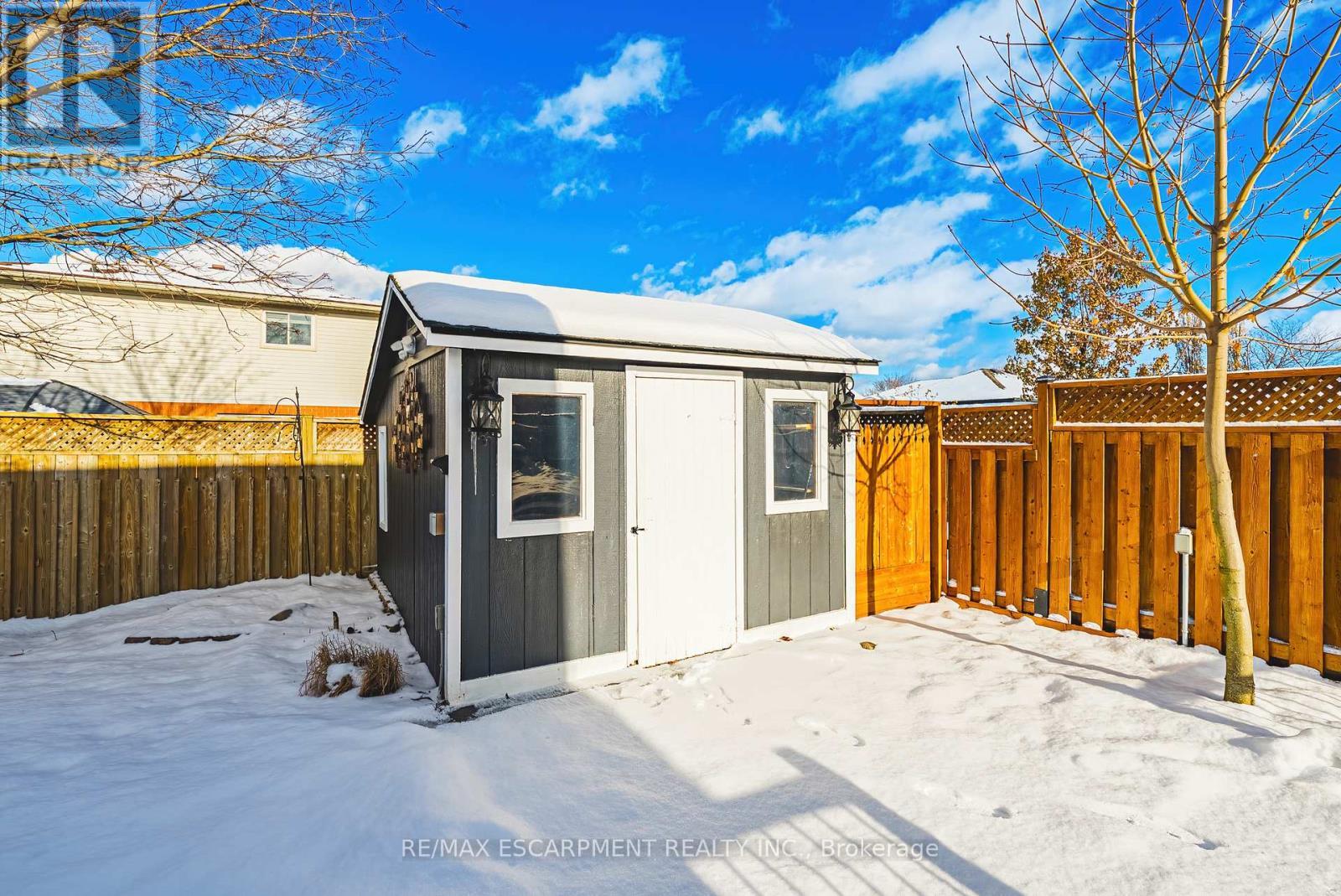 106 Highbury Drive, Hamilton, ON - Outdoor