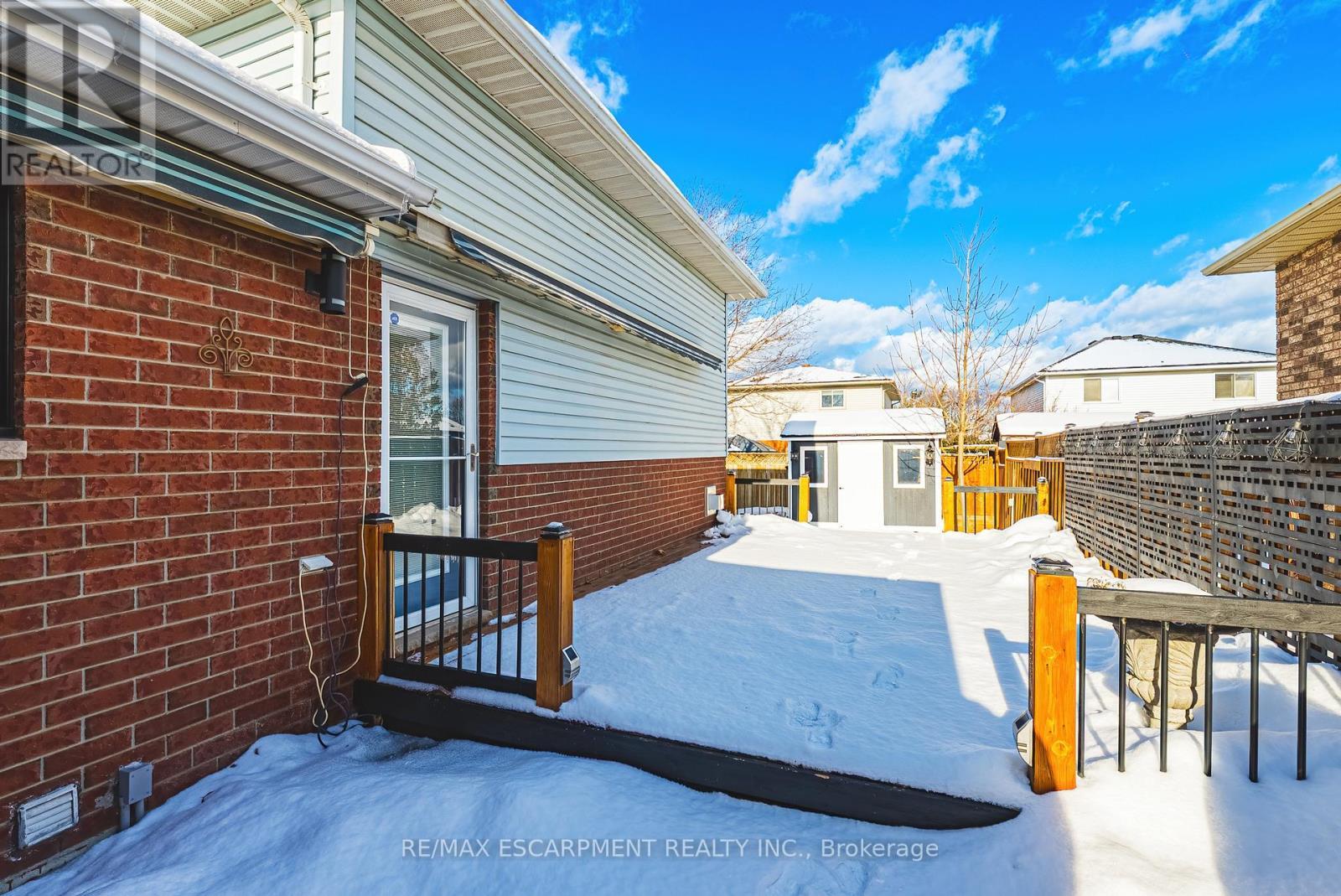 106 Highbury Drive, Hamilton, ON - Outdoor With Exterior