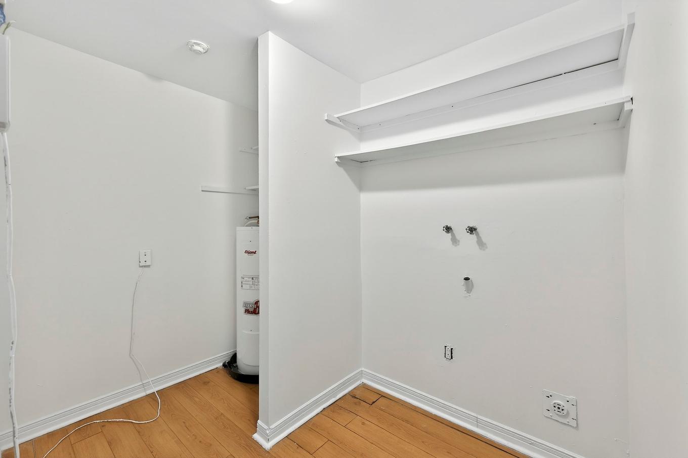 Salle de lavage - 12-880 Boul. Iberville, Repentigny (Repentigny), QC - Indoor