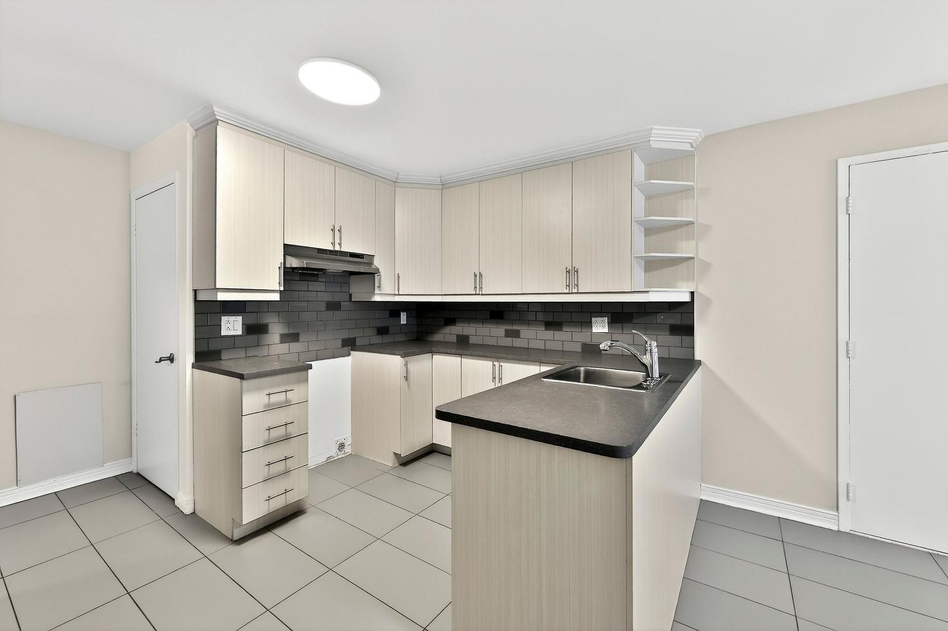 Cuisine - 12-880 Boul. Iberville, Repentigny (Repentigny), QC - Indoor Photo Showing Kitchen