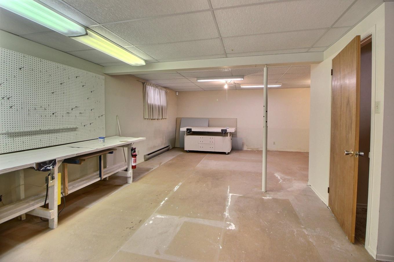 Family room - 101 Rue Rompré, Amos, QC - Indoor Photo Showing Basement