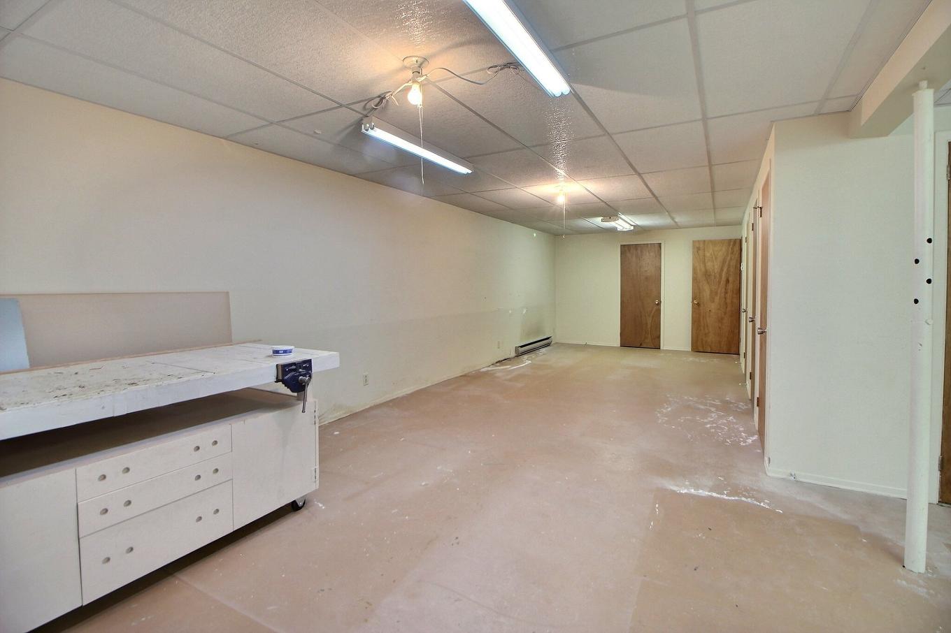 Family room - 101 Rue Rompré, Amos, QC - Indoor