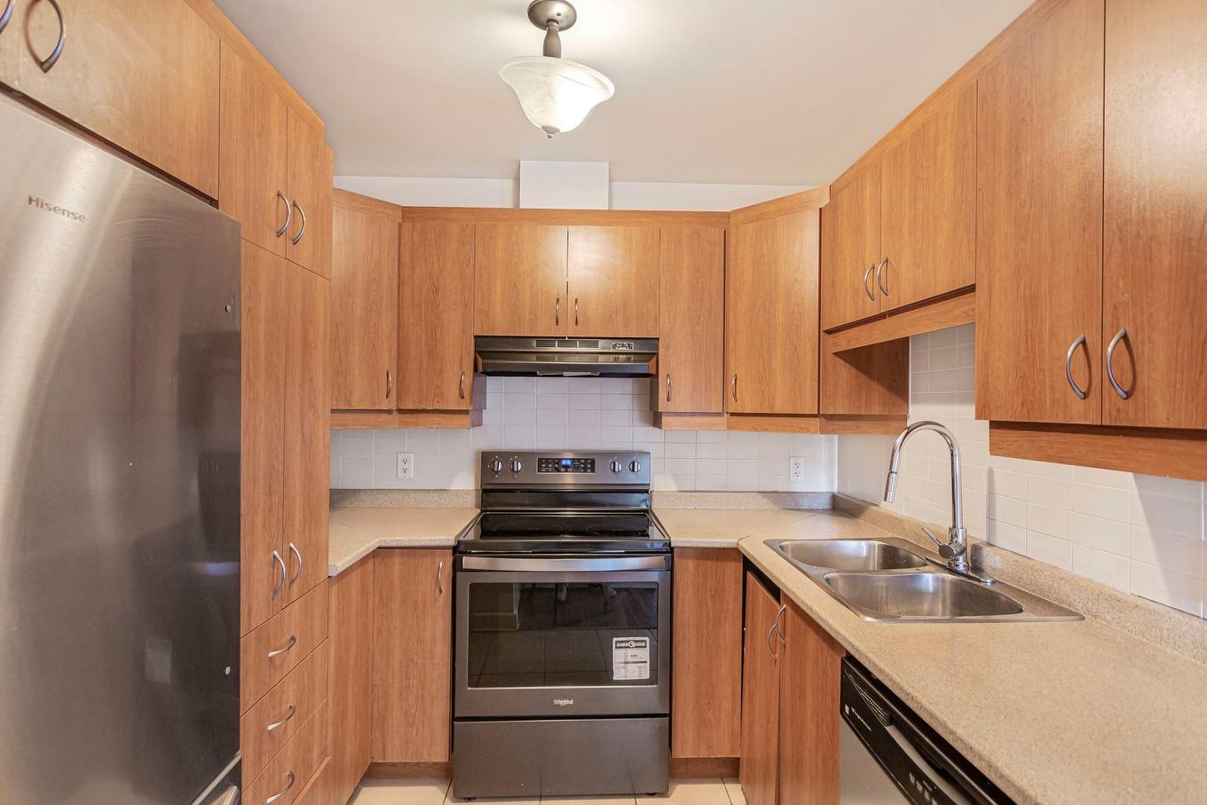 Kitchen - 433-5600 Rue Briand, Montréal (Le Sud-Ouest), QC - Indoor Photo Showing Kitchen With Double Sink