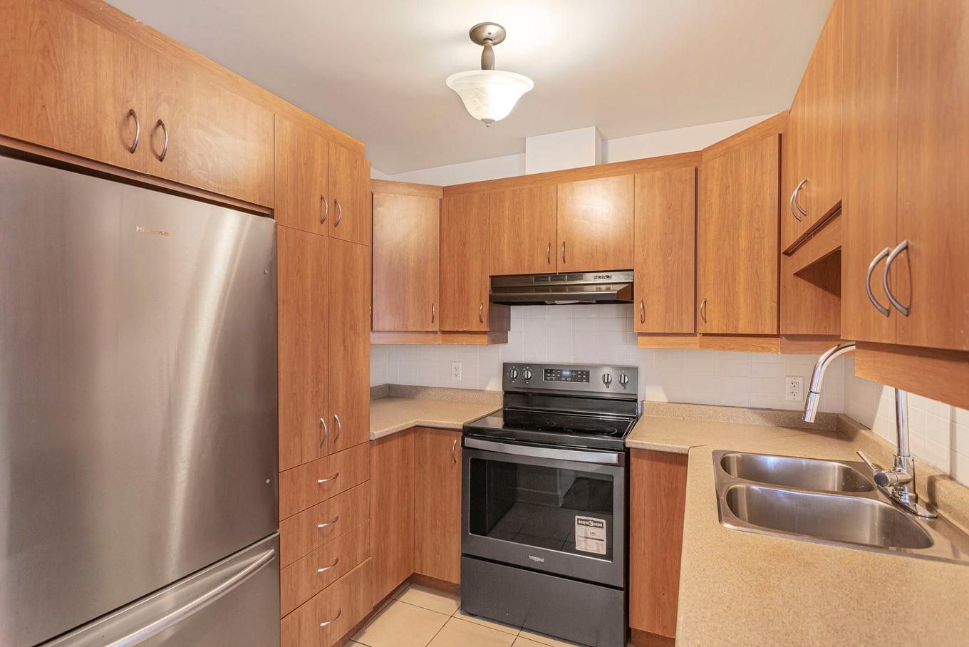 Kitchen - 433-5600 Rue Briand, Montréal (Le Sud-Ouest), QC - Indoor Photo Showing Kitchen With Double Sink