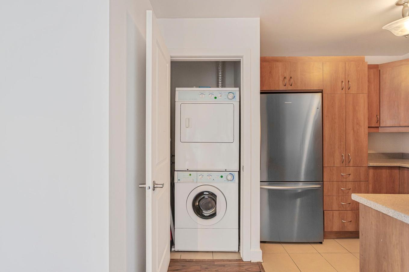 Kitchen - 433-5600 Rue Briand, Montréal (Le Sud-Ouest), QC - Indoor Photo Showing Laundry Room