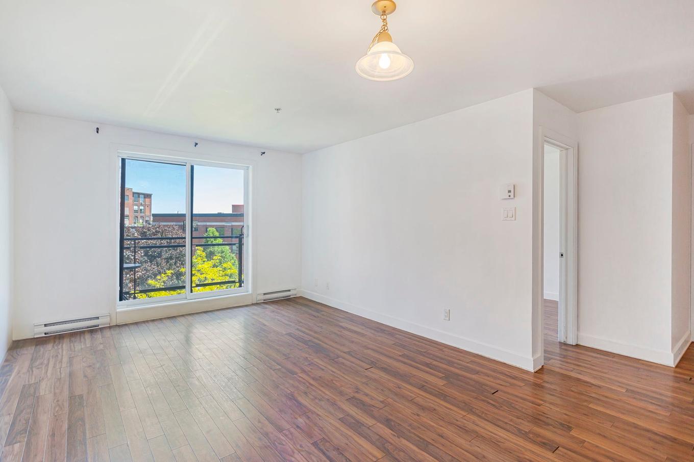 Living room - 433-5600 Rue Briand, Montréal (Le Sud-Ouest), QC - Indoor Photo Showing Other Room