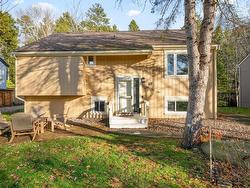 49 Village Crescent Bedford, NS B4A 1J3