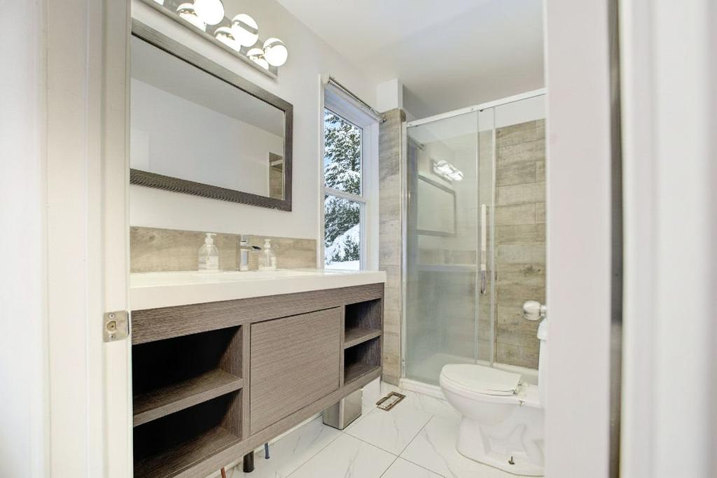 Bathroom - 19 Boul. De Lucerne, Gatineau (Aylmer), QC - Indoor Photo Showing Bathroom