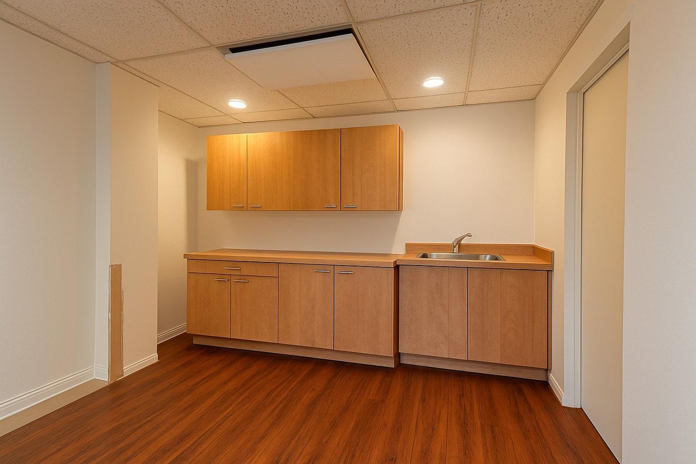 Cuisinette - 409 Boul. Des Laurentides, Saint-Jérôme, QC - Indoor Photo Showing Other Room