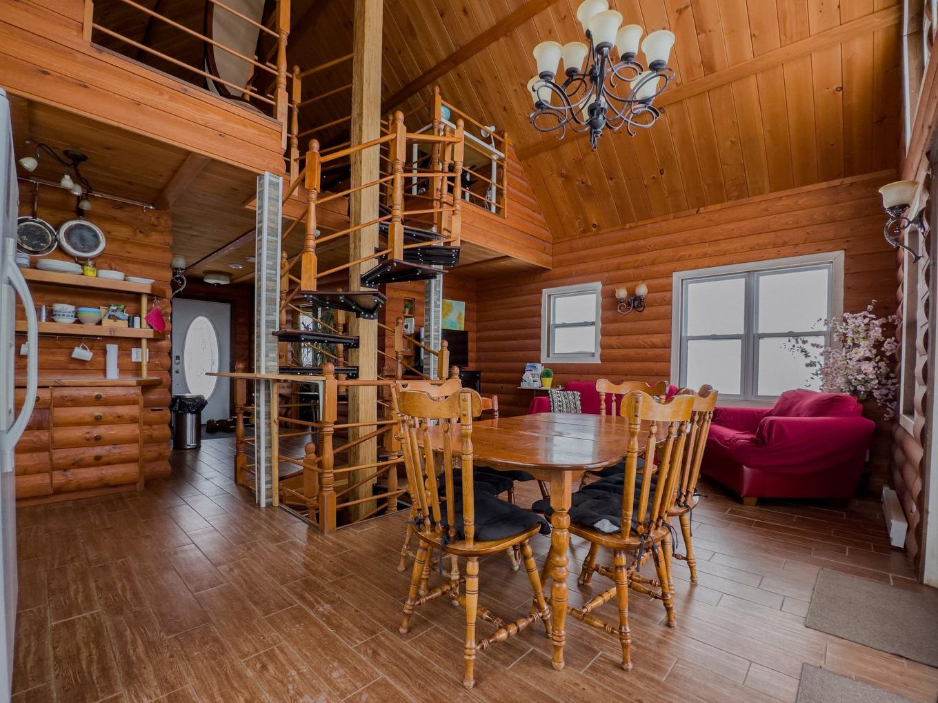 Salle à manger - 749 Boul. Du Griffon, Gaspé, QC - Indoor Photo Showing Dining Room