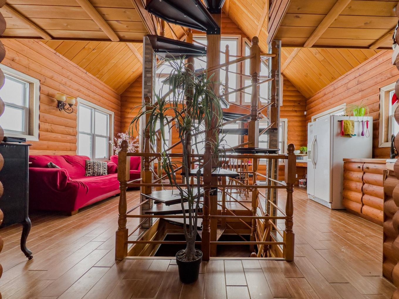 Escalier - 749 Boul. Du Griffon, Gaspé, QC - Indoor