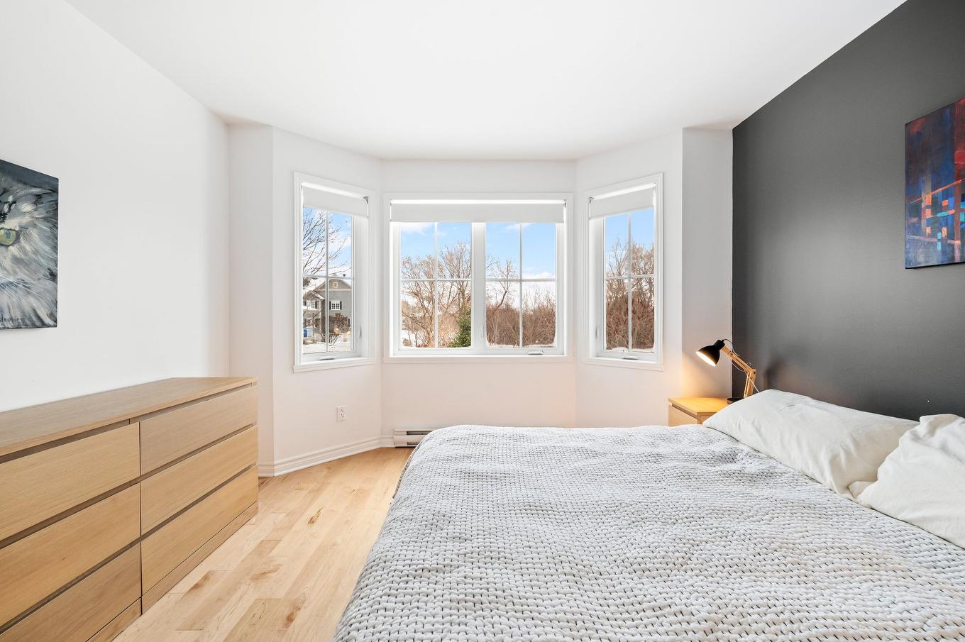 Chambre à coucher principale - 601 Rue Gilbert-Dionne, Mont-Saint-Hilaire, QC - Indoor Photo Showing Bedroom