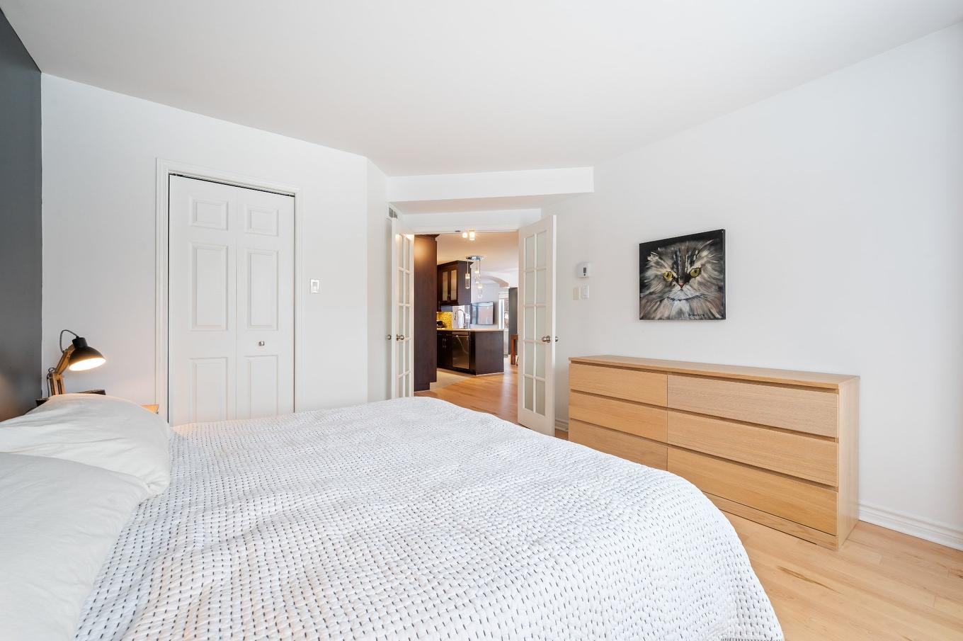 Chambre à coucher principale - 601 Rue Gilbert-Dionne, Mont-Saint-Hilaire, QC - Indoor Photo Showing Bedroom
