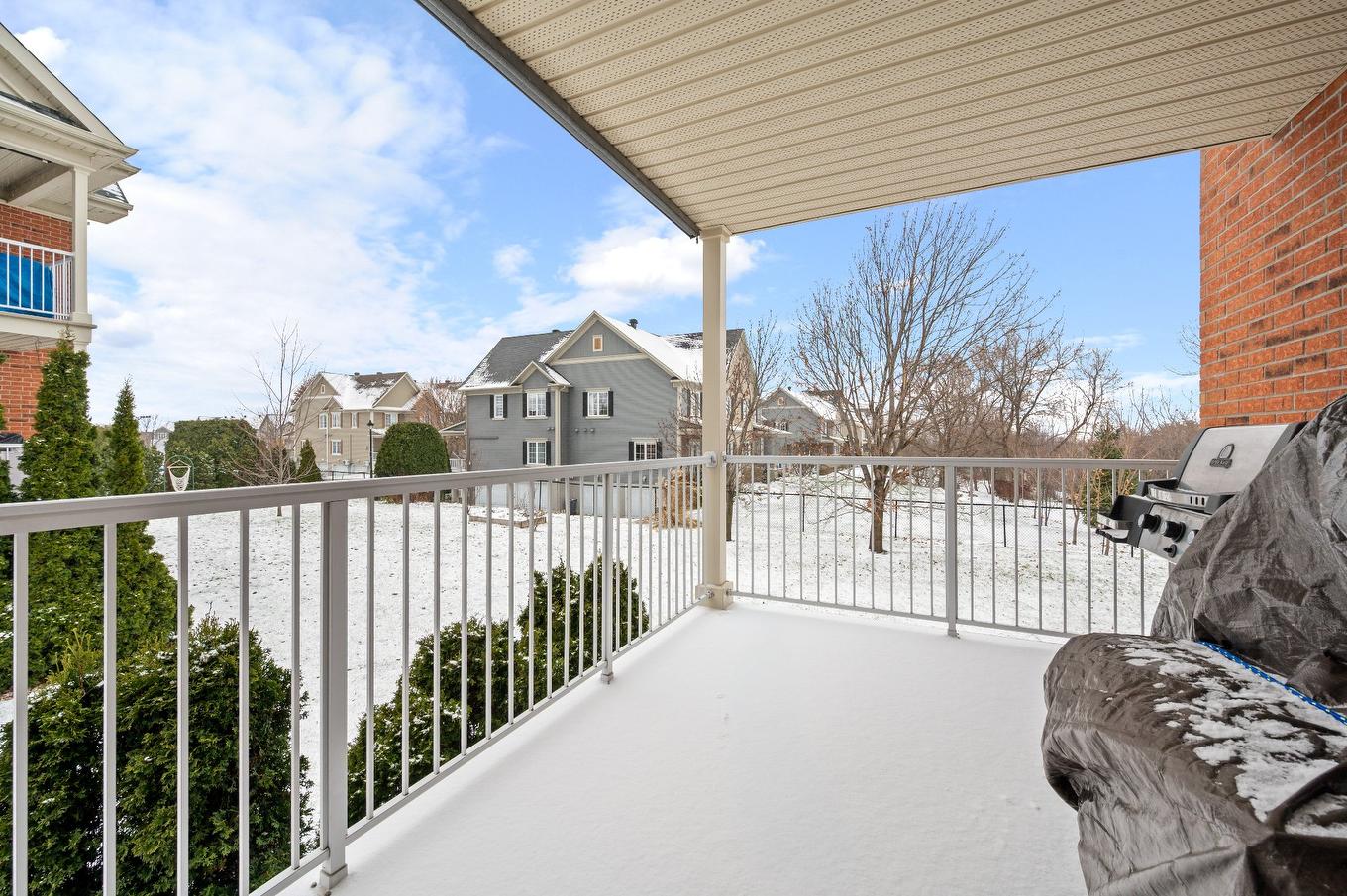 Balcon - 601 Rue Gilbert-Dionne, Mont-Saint-Hilaire, QC - Outdoor With Exterior