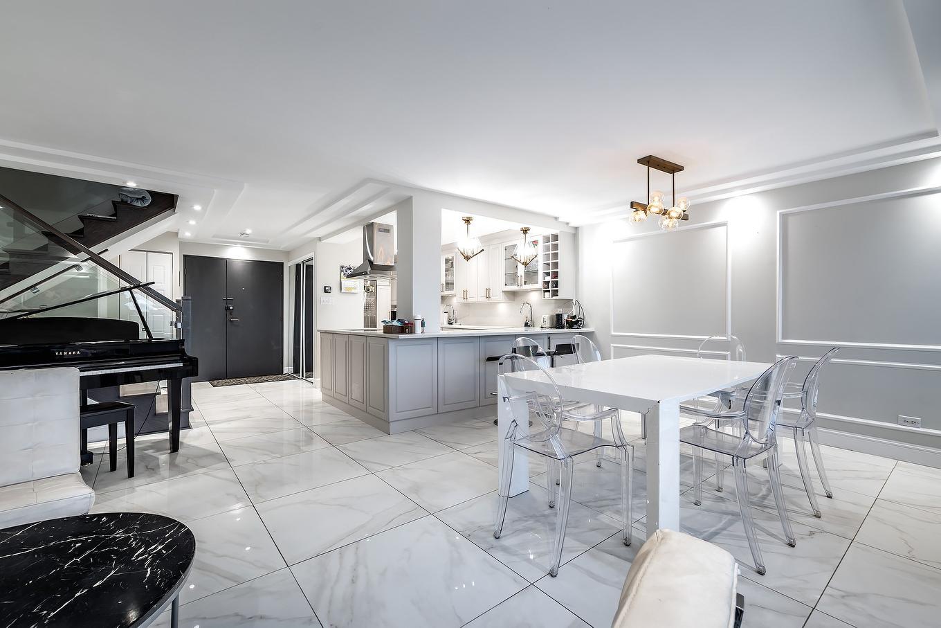 Dining room - 905-5790 Av. Rembrandt, Côte-Saint-Luc, QC - Indoor Photo Showing Dining Room