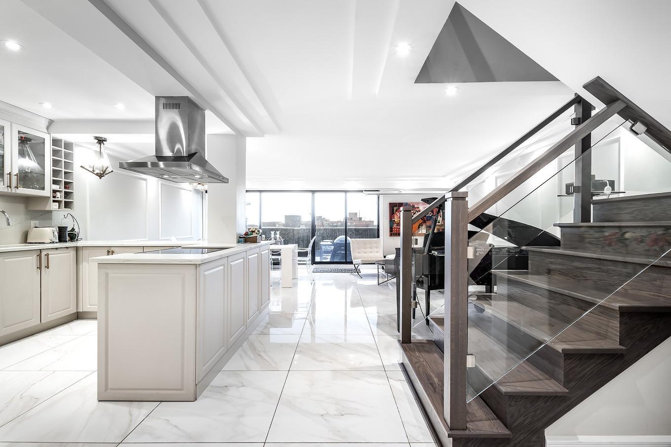 Overall view - 905-5790 Av. Rembrandt, Côte-Saint-Luc, QC - Indoor