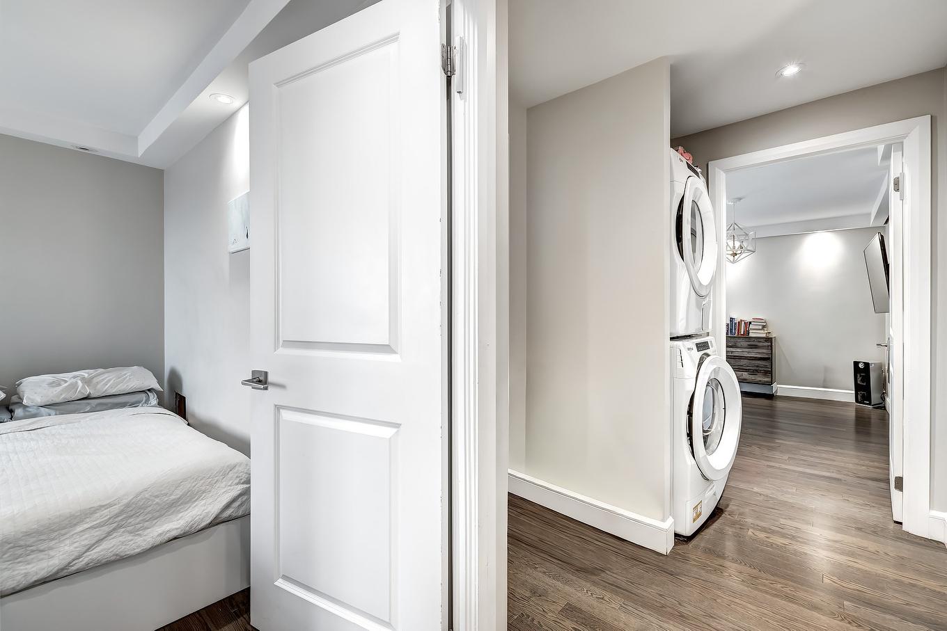 Interior - 905-5790 Av. Rembrandt, Côte-Saint-Luc, QC - Indoor Photo Showing Laundry Room
