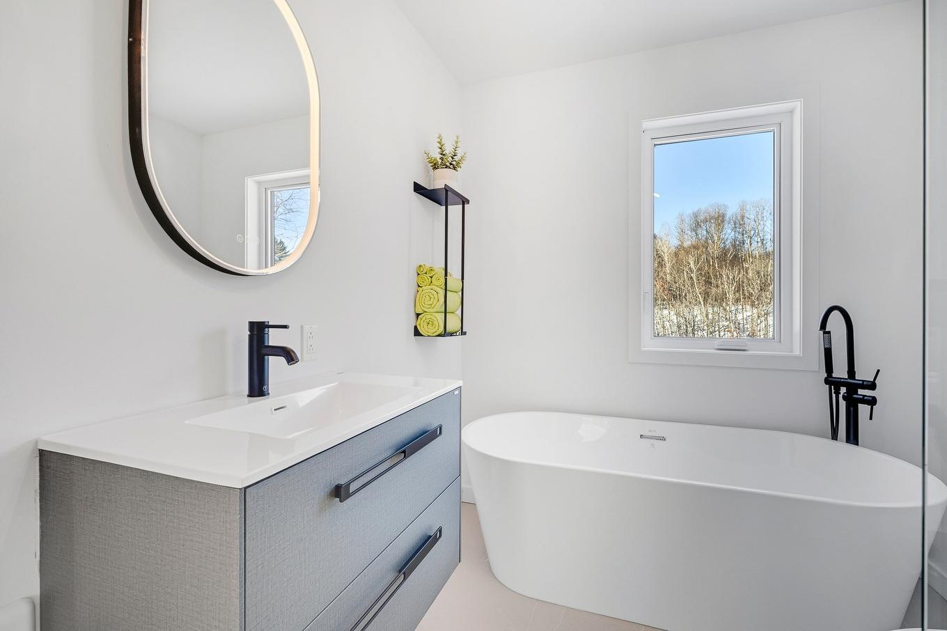 Bathroom - 120 Tsse Lionel, Saint-Jérôme, QC - Indoor Photo Showing Bathroom