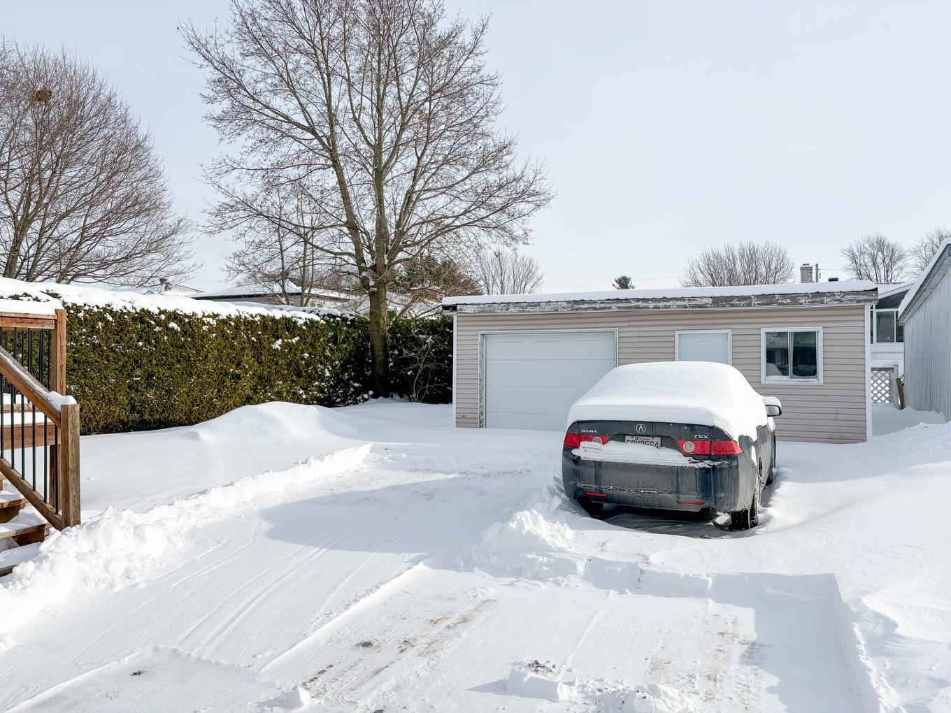 Backyard - 1615 Rue Jogues, Drummondville, QC - Outdoor