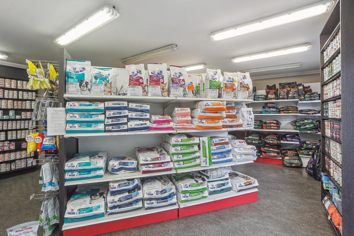 Commerce - 480 Rue St-Jacques, Napierville, QC - Indoor