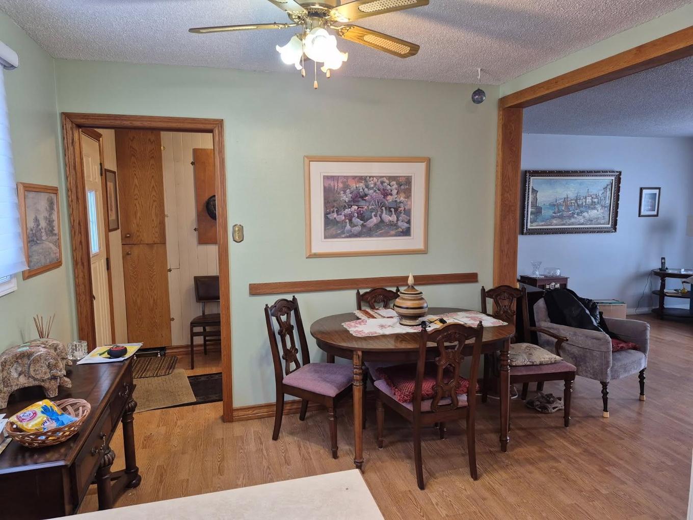 630 Hollylane, Thunder Bay, ON - Indoor Photo Showing Dining Room