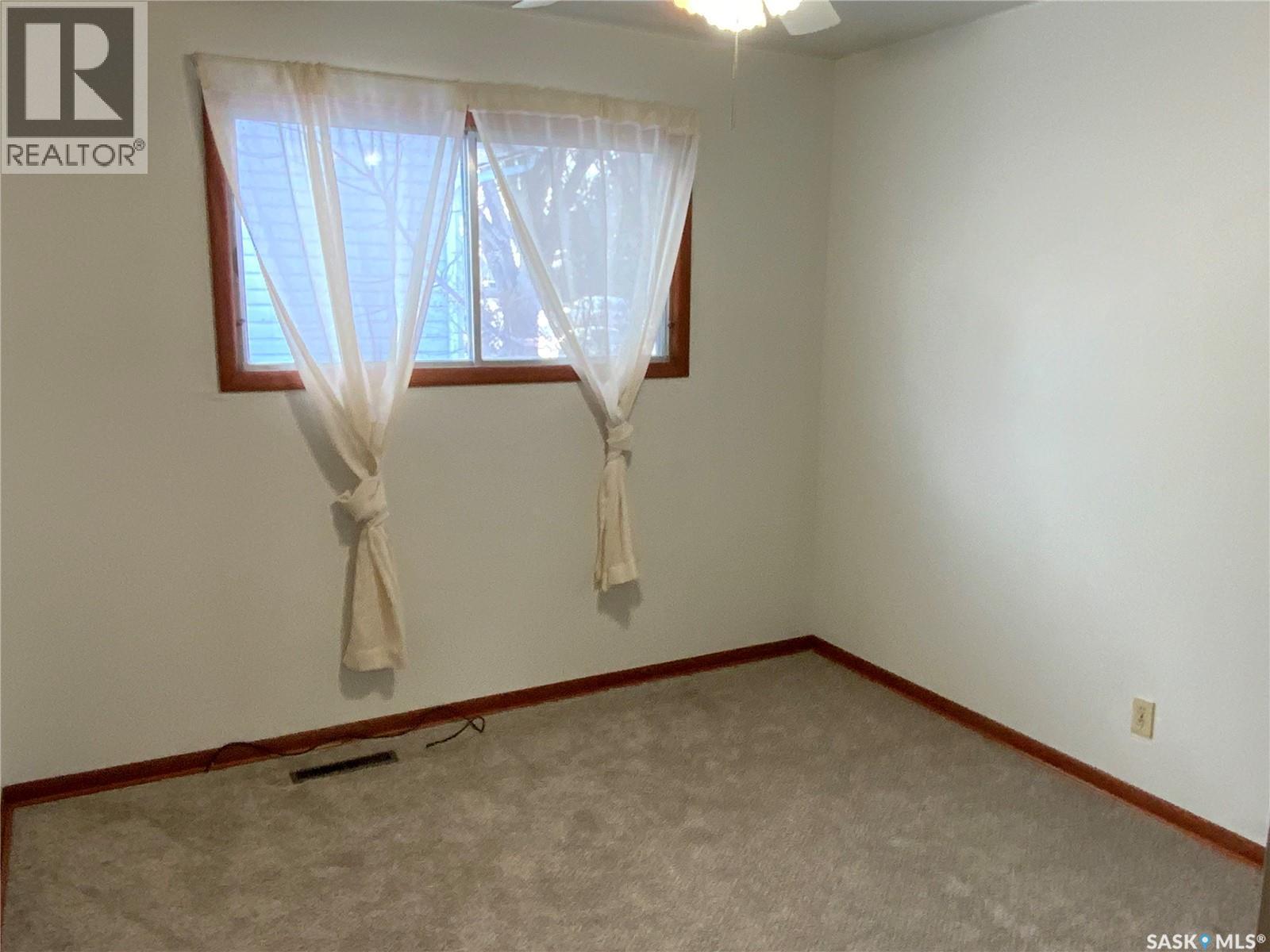 1320 J Avenue N, Saskatoon, SK - Indoor Photo Showing Other Room