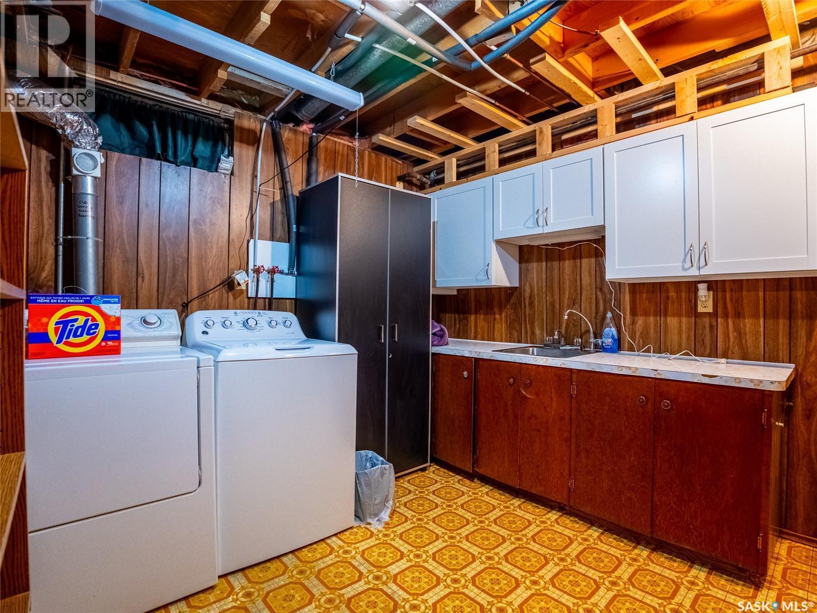 310 Main Street, Abernethy, SK - Indoor Photo Showing Laundry Room