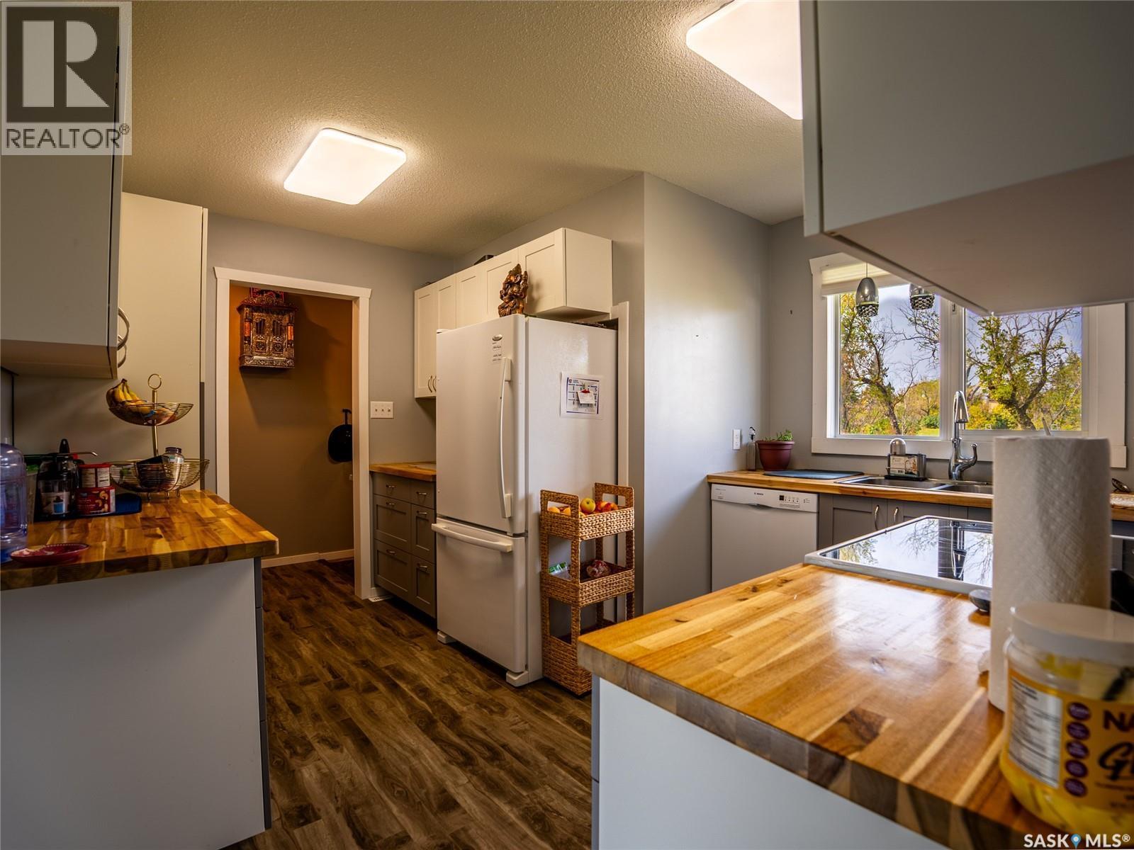 310 Main Street, Abernethy, SK - Indoor Photo Showing Kitchen