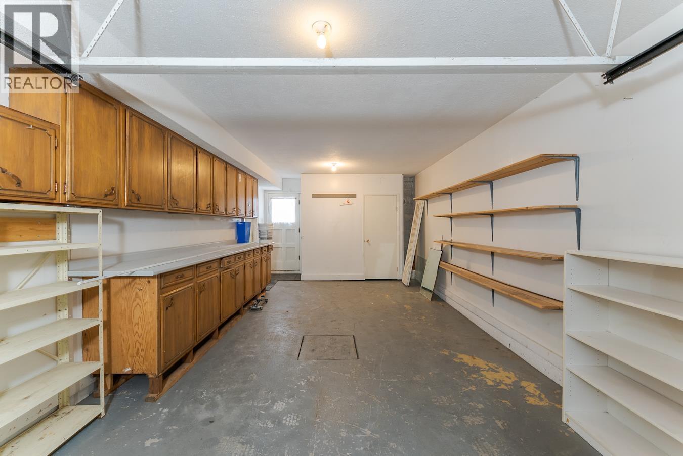 2425 Ewert Crescent, Prince George, BC - Indoor Photo Showing Garage