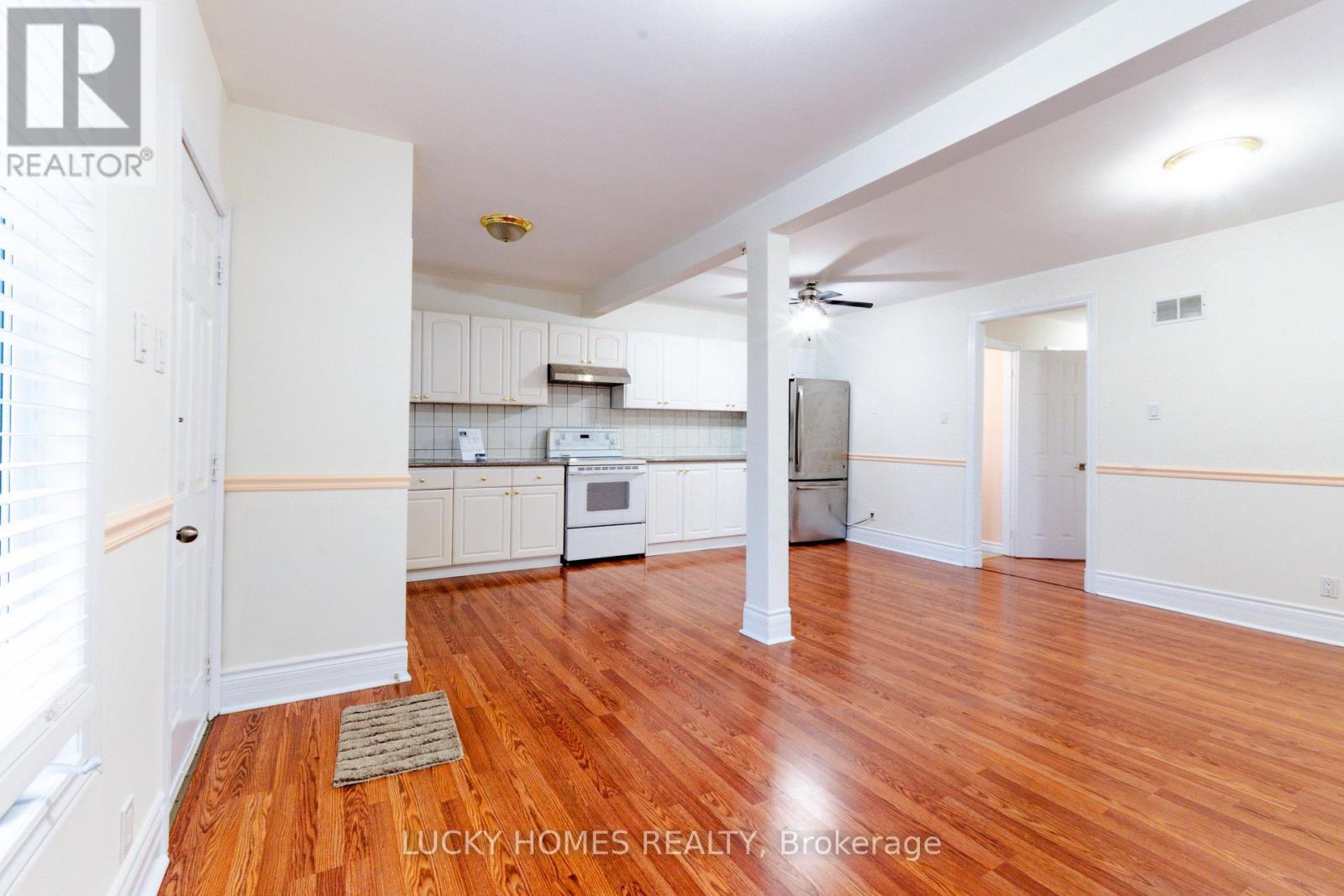 Main Floor - 270 Verdun Road W, Oshawa, ON - Indoor Photo Showing Kitchen