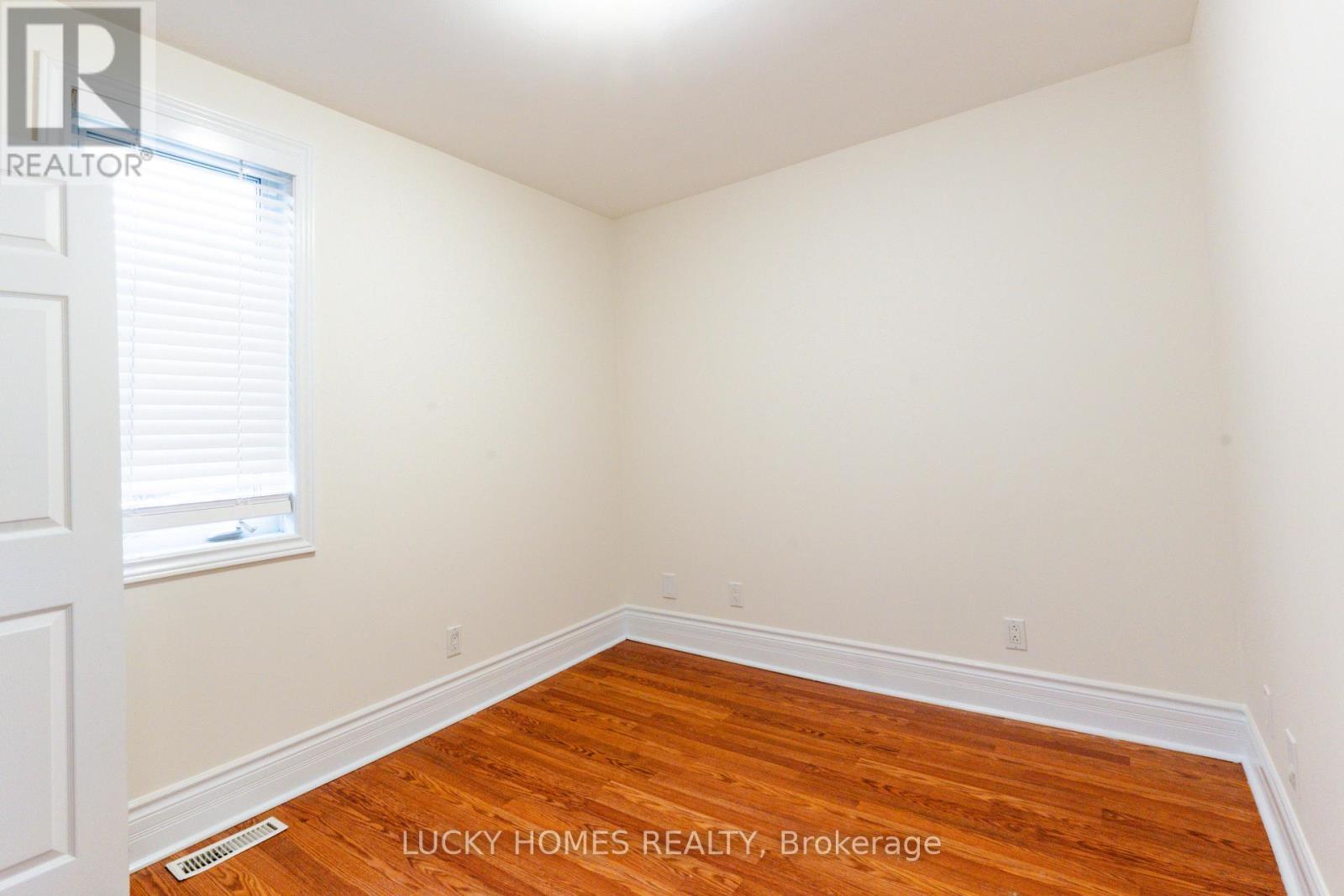 Main Floor - 270 Verdun Road W, Oshawa, ON - Indoor Photo Showing Other Room