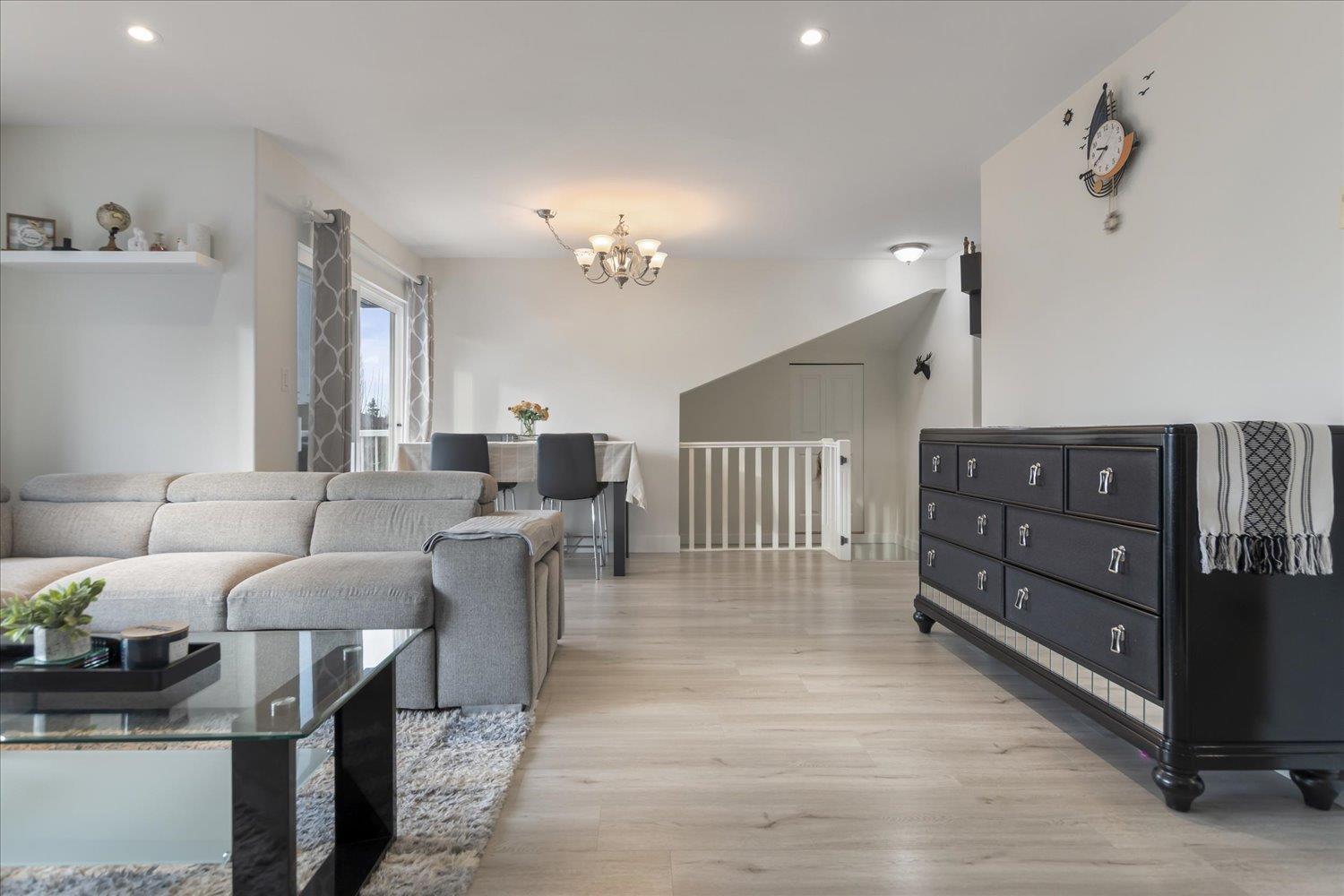 53 34332 Maclure Road, Abbotsford, BC - Indoor