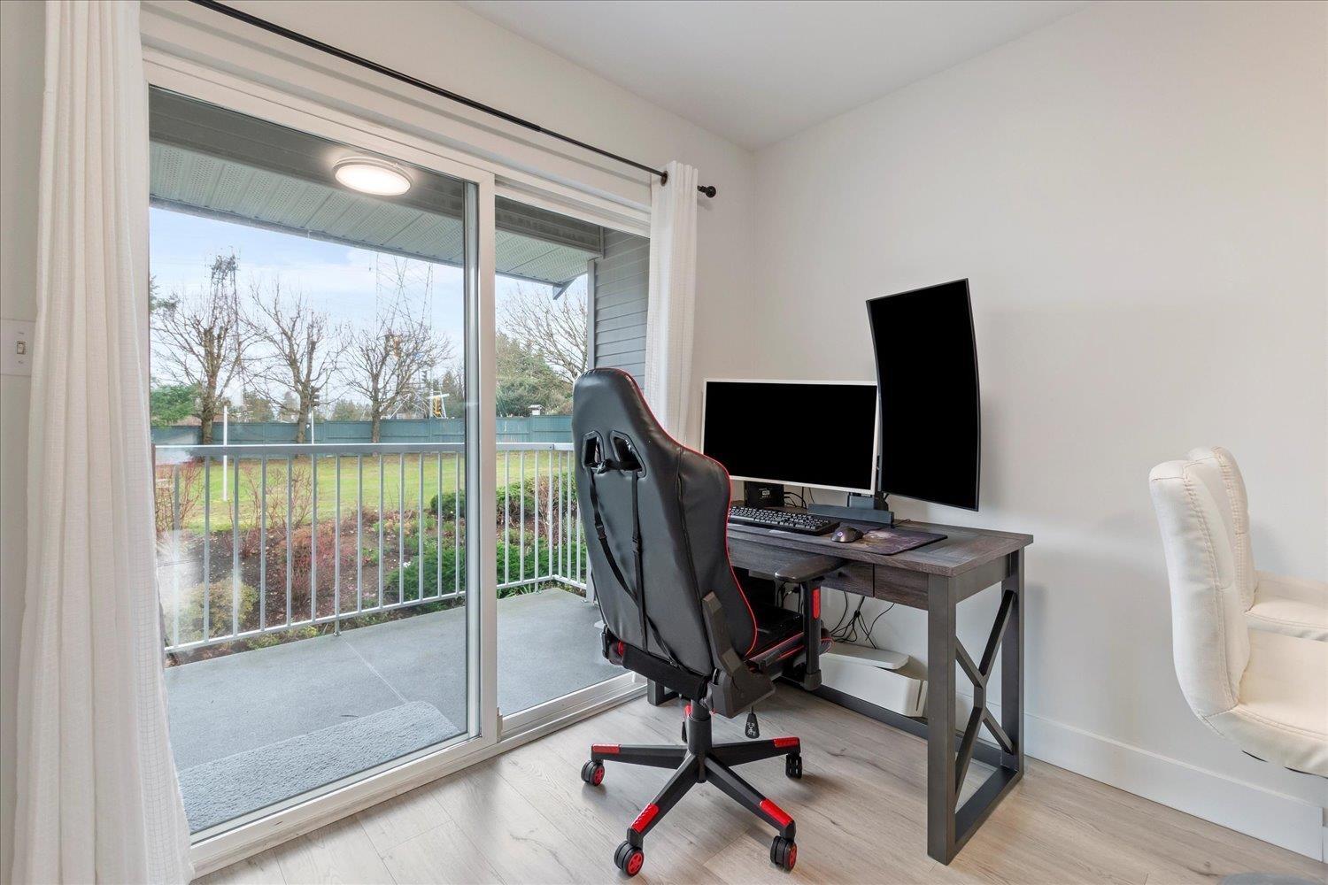 53 34332 Maclure Road, Abbotsford, BC - Indoor Photo Showing Office