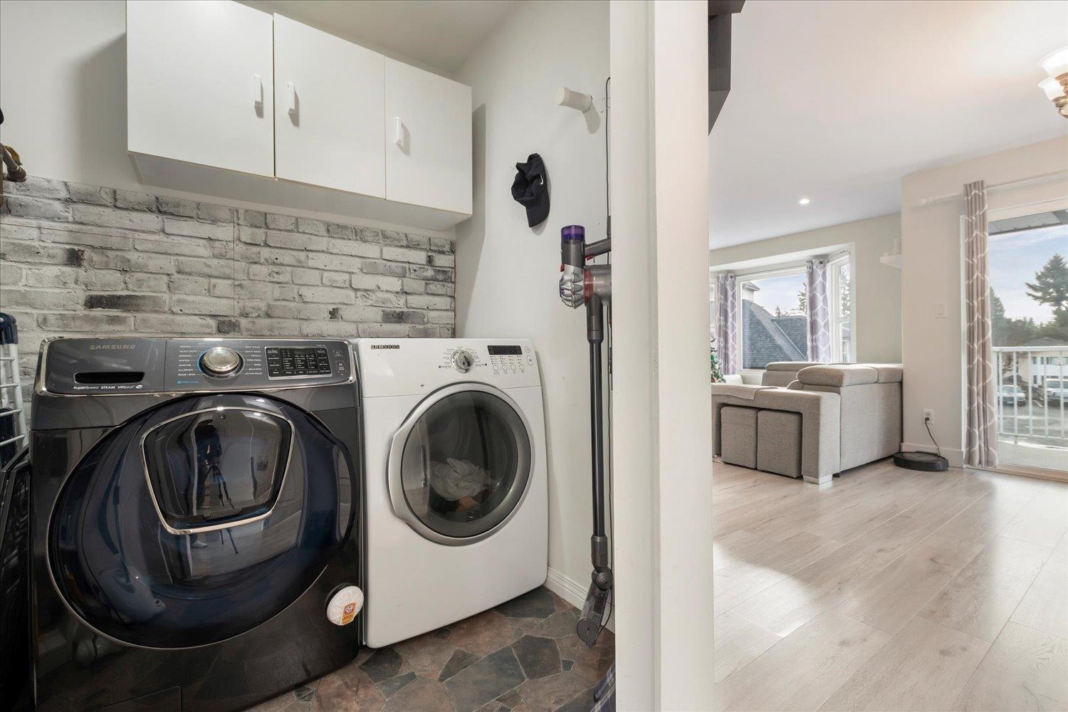 53 34332 Maclure Road, Abbotsford, BC - Indoor Photo Showing Laundry Room