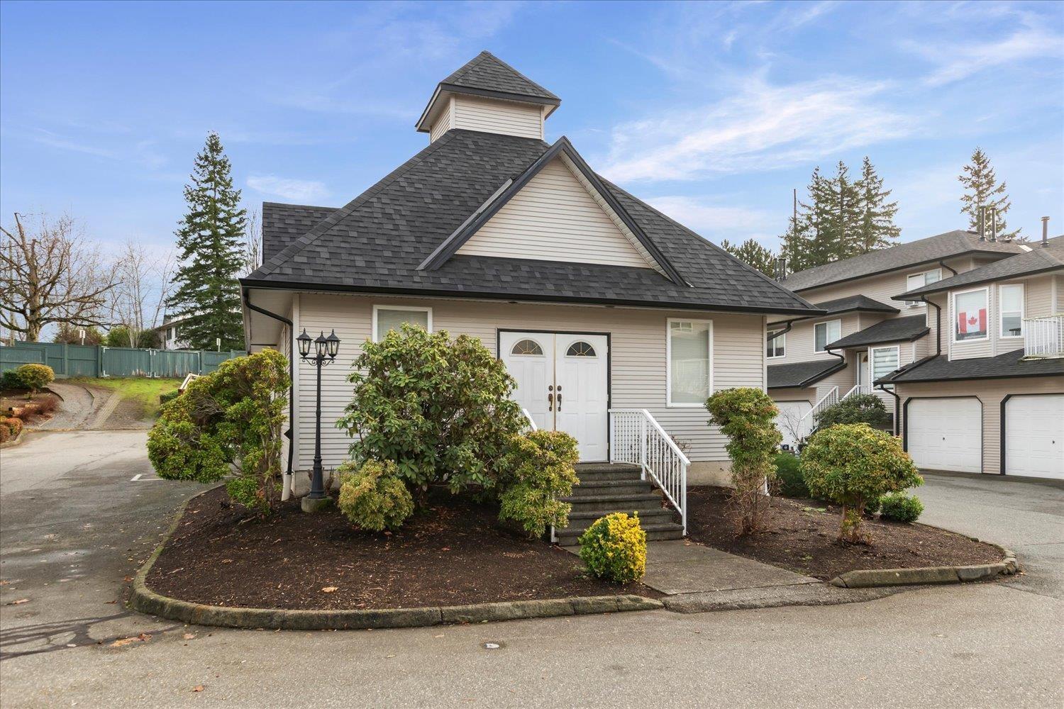 53 34332 Maclure Road, Abbotsford, BC - Outdoor With Facade