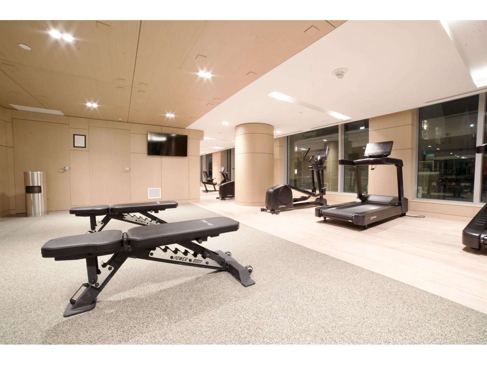 1703 13696 100 Avenue, Surrey, BC - Indoor Photo Showing Gym Room