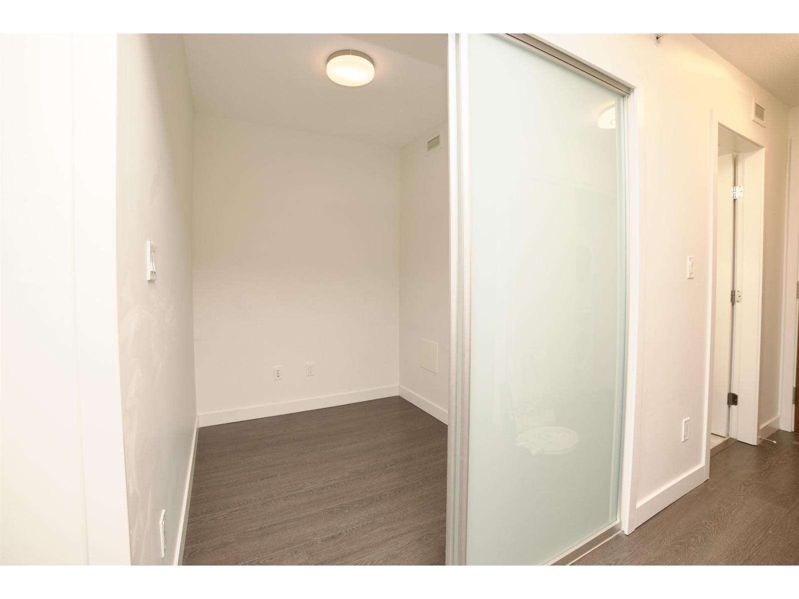 1703 13696 100 Avenue, Surrey, BC - Indoor Photo Showing Other Room