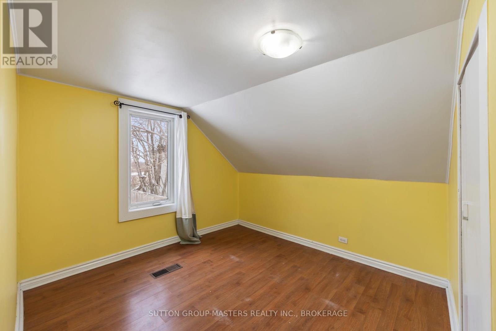 45 Russell Street, Kingston (East Of Sir John A. Blvd), ON - Indoor Photo Showing Other Room